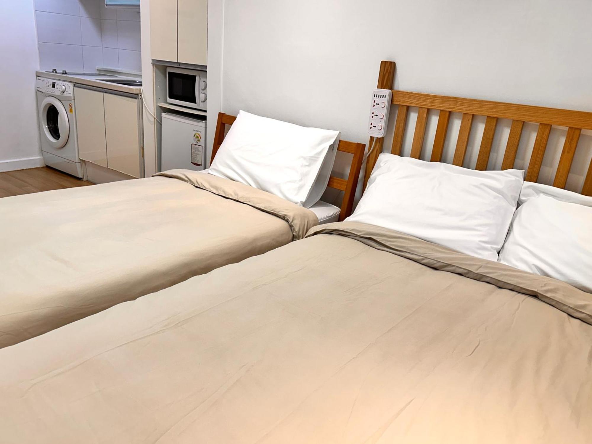 6 Aparthotel *