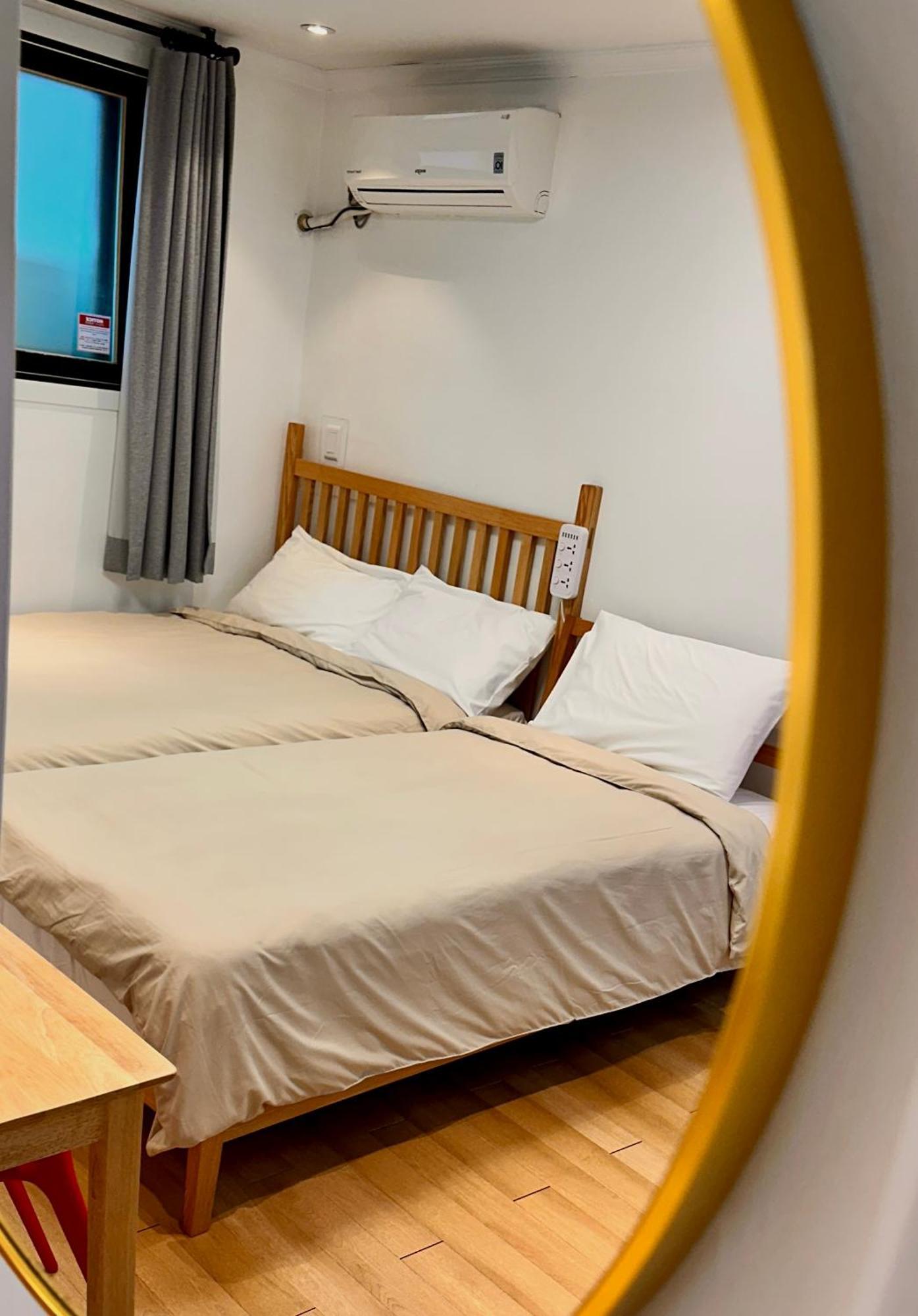 6 Aparthotel *